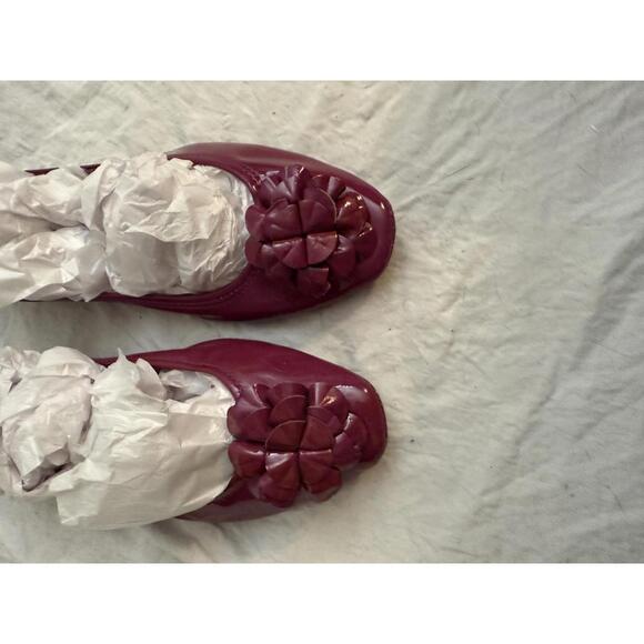 🆕LISTING🆕 Elie Tahari burgundy paten leather ballet shoes - Picture 6 of 6